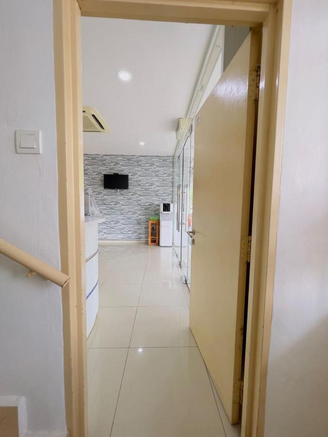 Noor Hotel Kangar Bagian luar foto