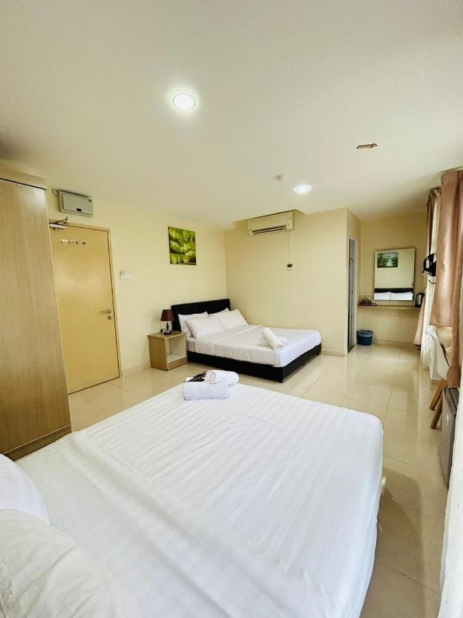 Noor Hotel Kangar Bagian luar foto